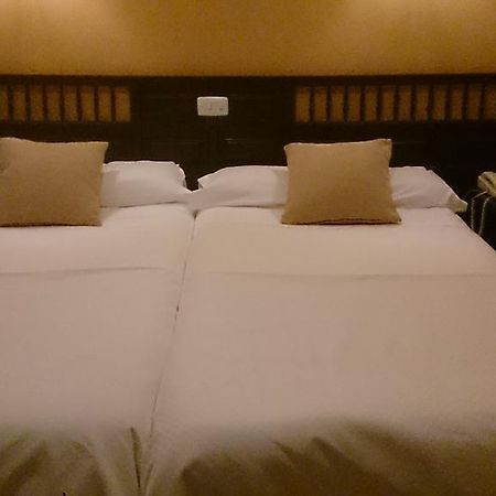 Hostal Residencia Avenida クエンカ エクステリア 写真
