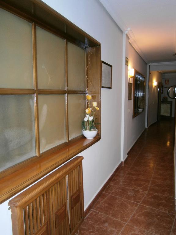 Hostal Residencia Avenida クエンカ エクステリア 写真