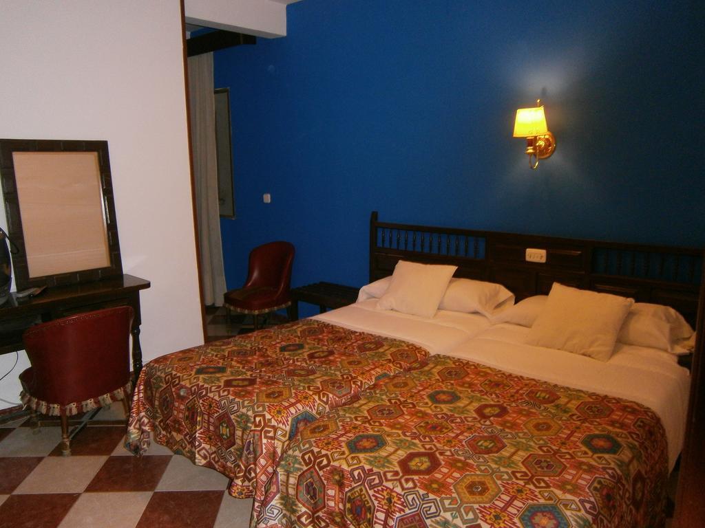Hostal Residencia Avenida クエンカ エクステリア 写真