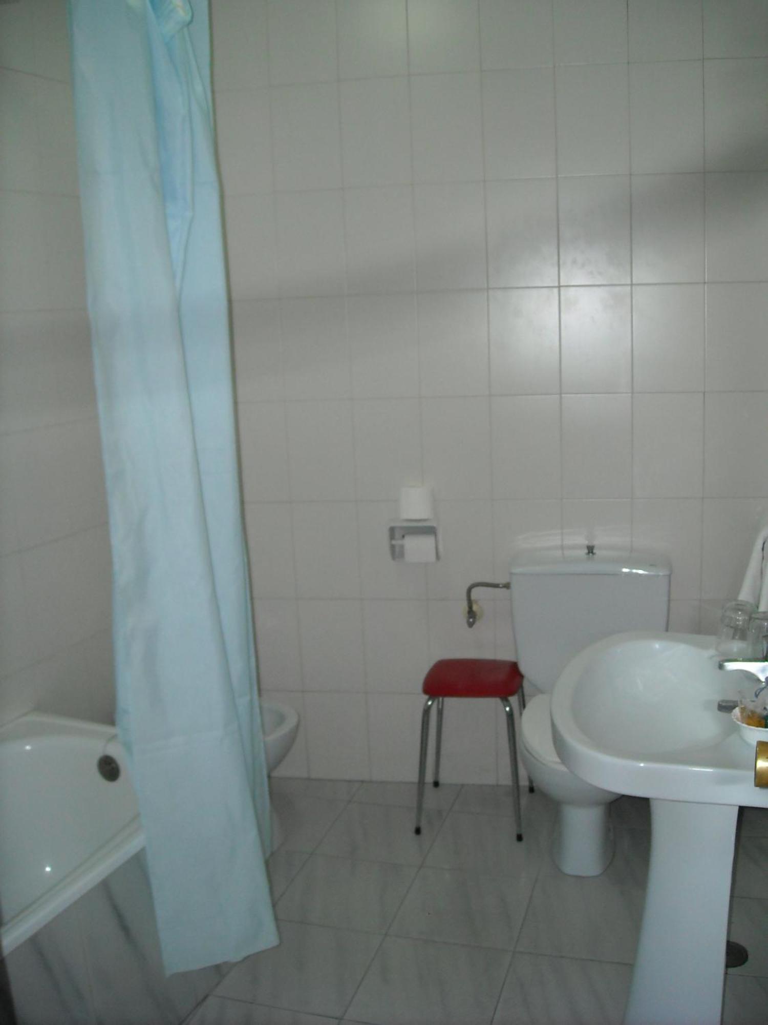 Hostal Residencia Avenida クエンカ エクステリア 写真