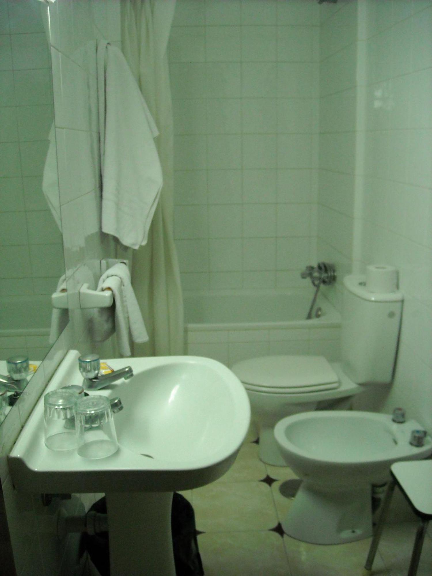 Hostal Residencia Avenida クエンカ エクステリア 写真