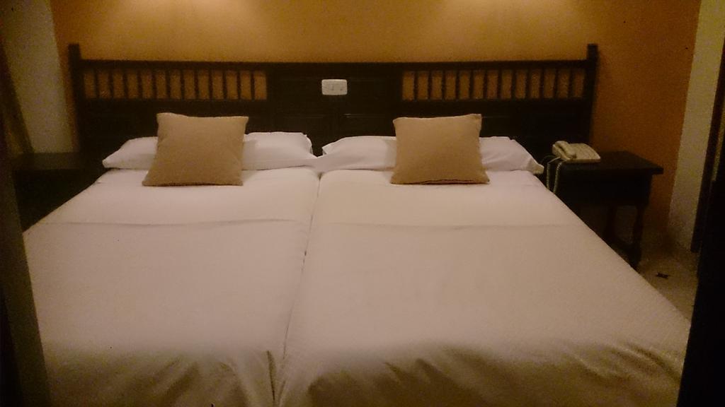 Hostal Residencia Avenida クエンカ エクステリア 写真